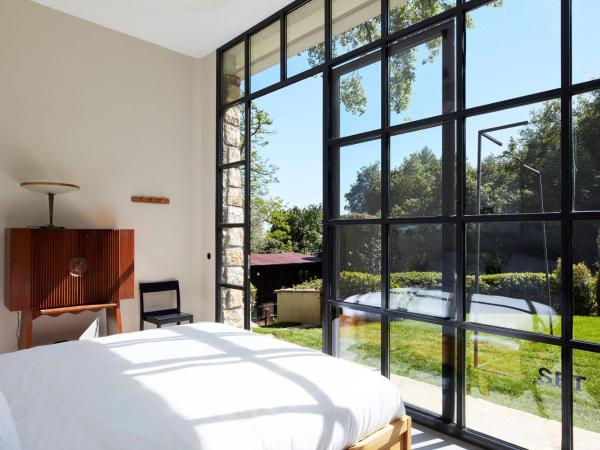 FONDATION CAB St-Paul-de-Vence : photo 4 de la chambre chambre lit king-size - vue sur jardin