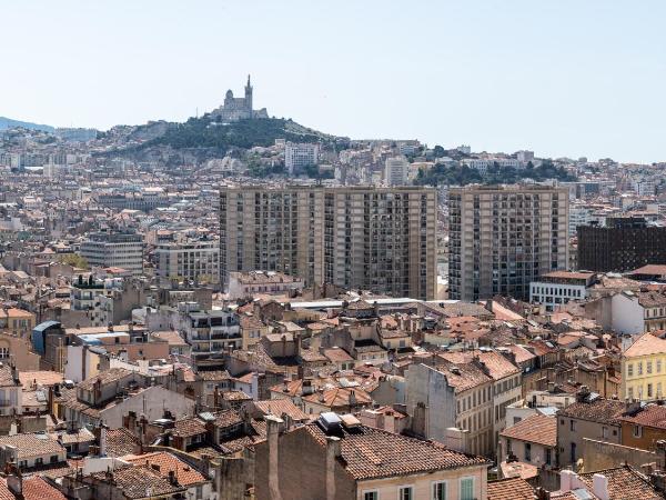 Hôtel Marseille Centre Gare Saint-Charles : photo 4 de la chambre chambre lit queen-size standard avec vue sur mer