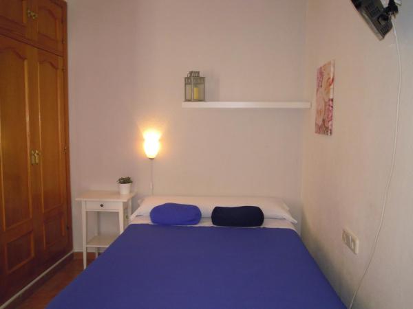 Hostal Moscatel : photo 4 de la chambre petite chambre double