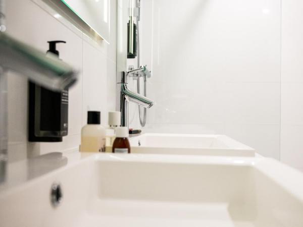 ibis Styles Limoges Centre : photo 6 de la chambre suite familiale avec canapé-lit