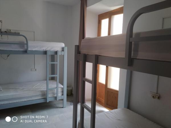 Granada Old Town Hostel : photo 2 de la chambre lit superposé dans dortoir de 4 lits