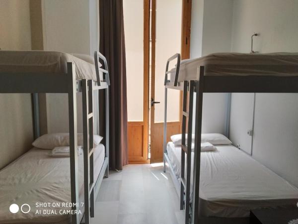 Granada Old Town Hostel : photo 9 de la chambre lit superposé dans dortoir de 4 lits