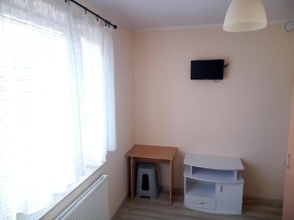 Noclegi Przy Szpitalu : photo 1 de la chambre chambre lits jumeaux avec salle de bains commune