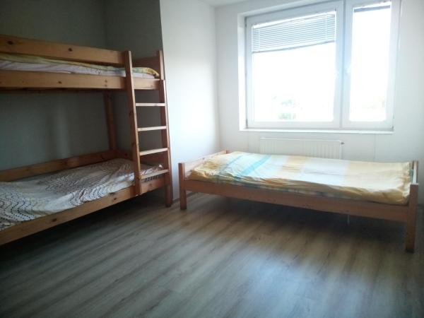 Noclegi Przy Szpitalu : photo 4 de la chambre chambre quintuple avec salle de bains commune