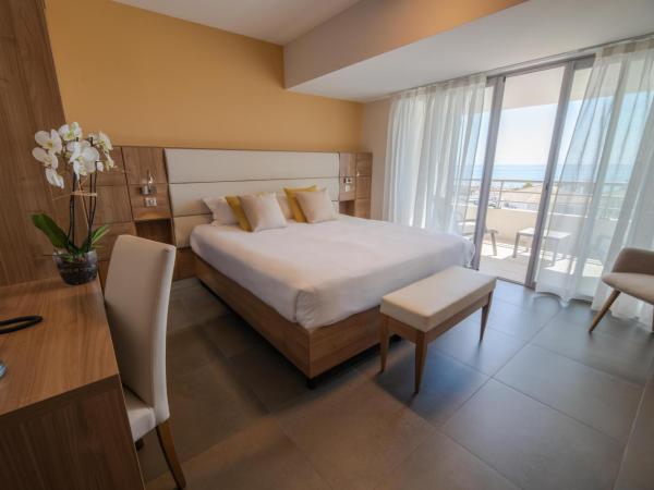 Hotel Port Toga : photo 2 de la chambre chambre double ou lits jumeaux privilège avec vue sur mer