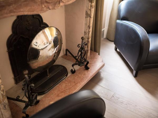 Liassidi Wellness Suites : photo 1 de la chambre suite lit king-size avec spa - bâtiment séparé