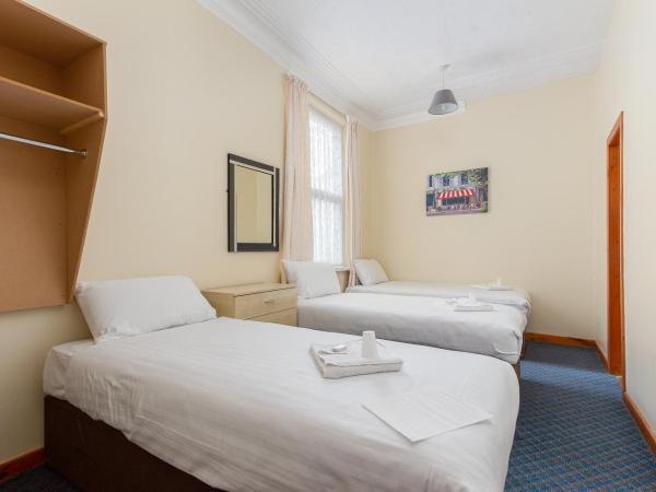 The Norwood Hotel for Adults Only : photo 2 de la chambre chambre triple