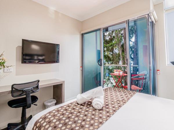 Best Western Plus Camperdown Suites : photo 8 de la chambre deluxe double room with kitchenette and balcony 