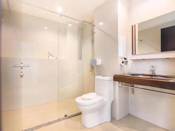 Hilltop Wellness Resort : photo 10 de la chambre chambre double ou lits jumeaux supérieure - vue sur piscine