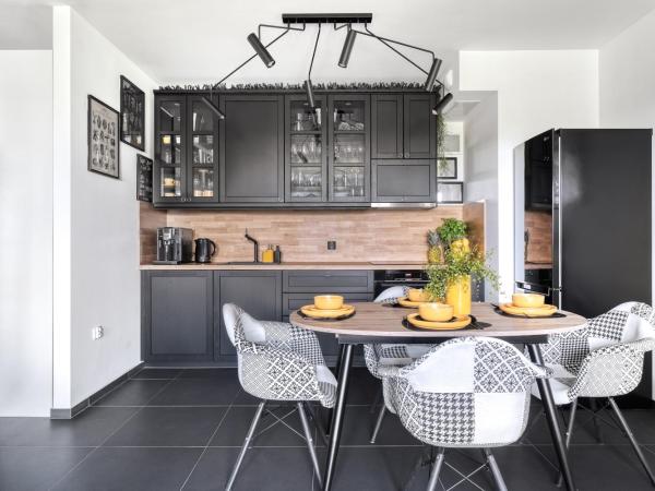 Apartamenty Baltica Towers Modern White&Black : photo 4 de la chambre appartement supérieur