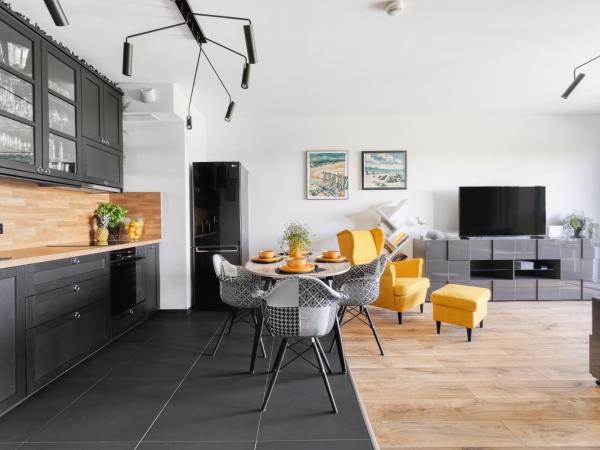 Apartamenty Baltica Towers Modern White&Black : photo 3 de la chambre appartement supérieur
