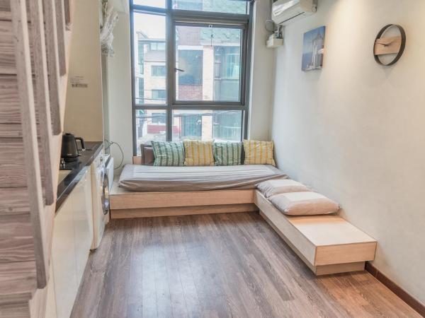 Myeongdong Artmonstay : photo 1 de la chambre chambre familiale de luxe en duplex