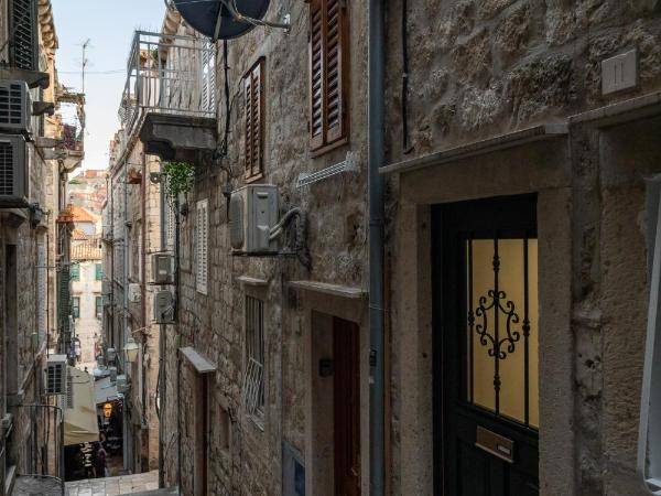 Apartment & Rooms Palmotta : photo 9 de la chambre chambre double (rez-de-chaussée)