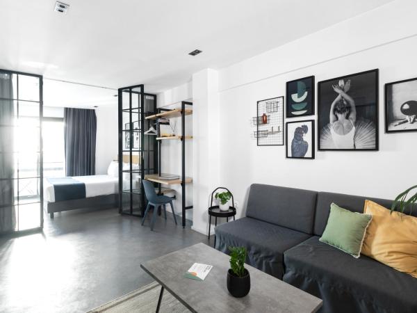 PAME House : photo 1 de la chambre suite junior avec balcon