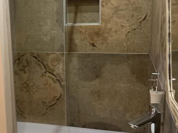 Chambres d'hotes le Domaine de Romanil : photo 2 de la chambre chambre lit king-size supérieure