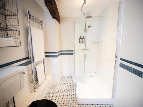 Tower House Guest House : photo 3 de la chambre chambre double deluxe avec douche