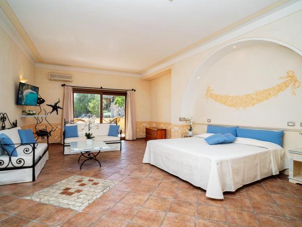 Hotel Pozzo Sacro : photo 1 de la chambre suite junior avec balcon - vue sur mer