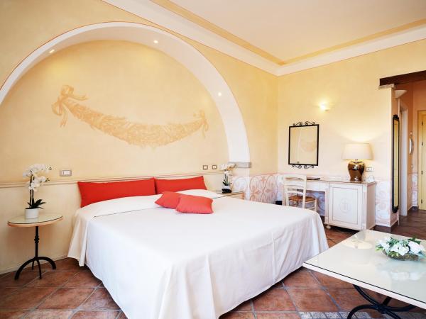 Hotel Pozzo Sacro : photo 6 de la chambre chambre double supérieure