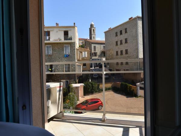 Hôtel Le Claridge : photo 9 de la chambre chambre quadruple