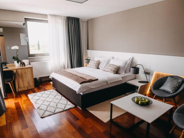 Residence Vaal : photo 2 de la chambre king suite with jacuzzi on the terrace and sea view