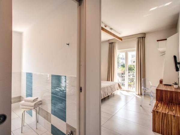 Hotel Florida : photo 5 de la chambre chambre double ou lits jumeaux - vue sur piscine