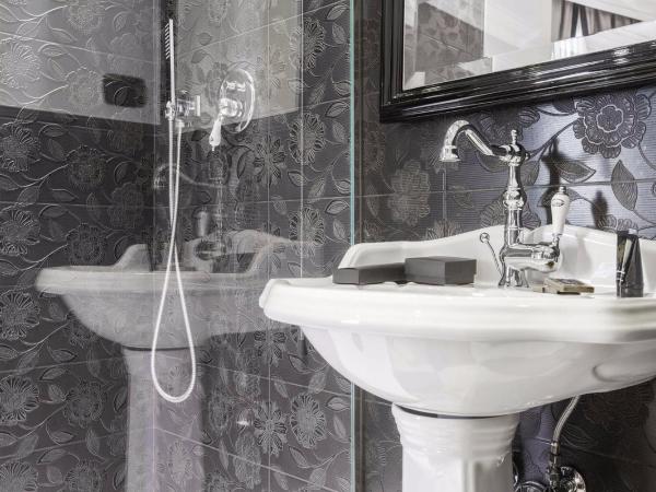 Hotel Lombardia : photo 3 de la chambre chambre double ou lits jumeaux supérieure