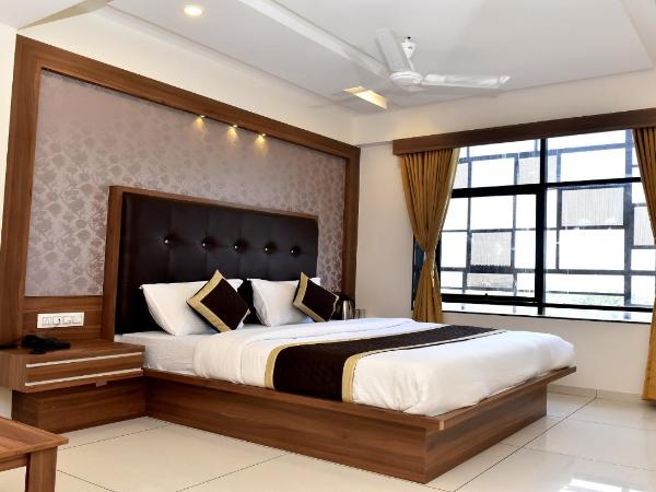 The Royal Square - Sky Stays (Chandkheda) : photo 3 de la chambre chambre double deluxe