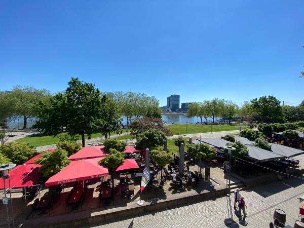 Hotel Drei Kronen : photo 5 de la chambre chambre triple - vue sur rivière