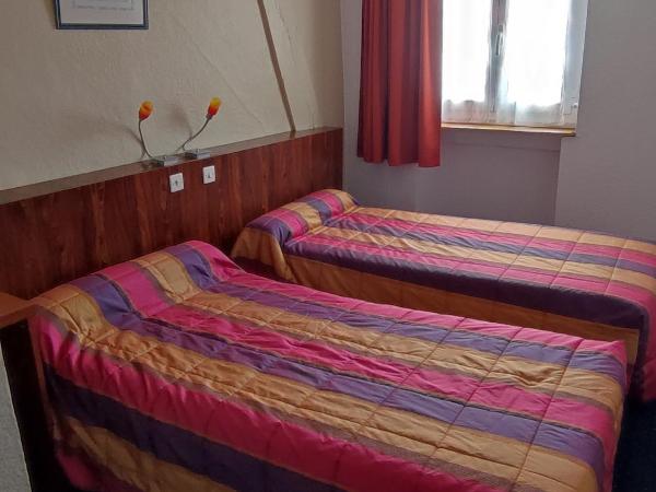 Hotel du Commerce et de Navarre : photo 4 de la chambre chambre lits jumeaux