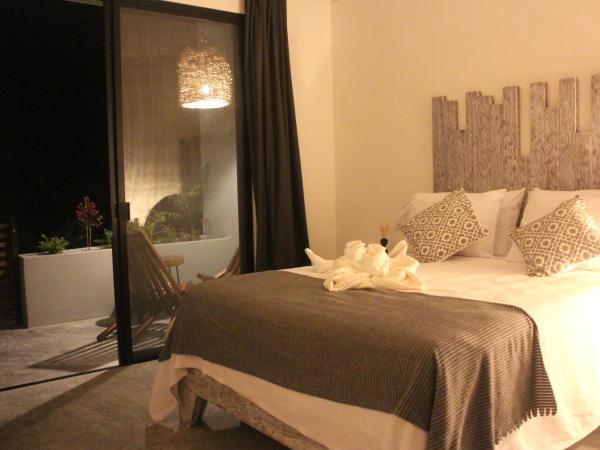 Little Gem Hotel Tulum La Veleta : photo 7 de la chambre suite lit queen-size avec balcon - vue sur piscine