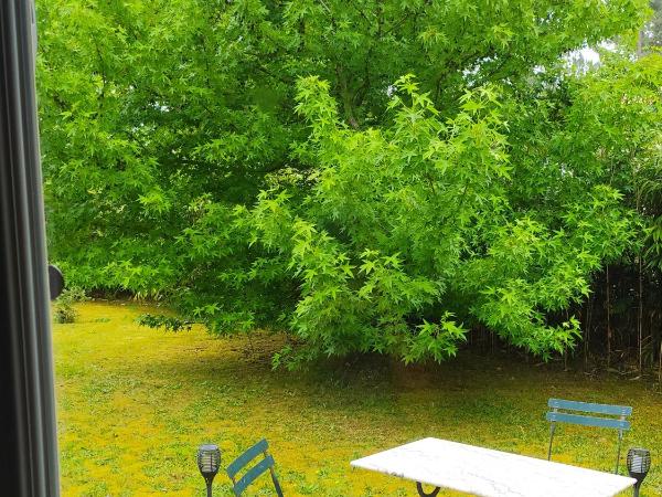 Villa Maryne : photo 4 de la chambre chambre double - vue sur jardin