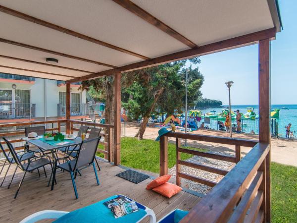 Centinera Resort : photo 2 de la chambre mobile home