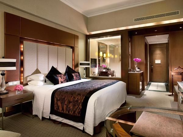 Sofitel Macau At Ponte 16 : photo 2 de la chambre chambre lit king-size de luxe - vue sur rivière