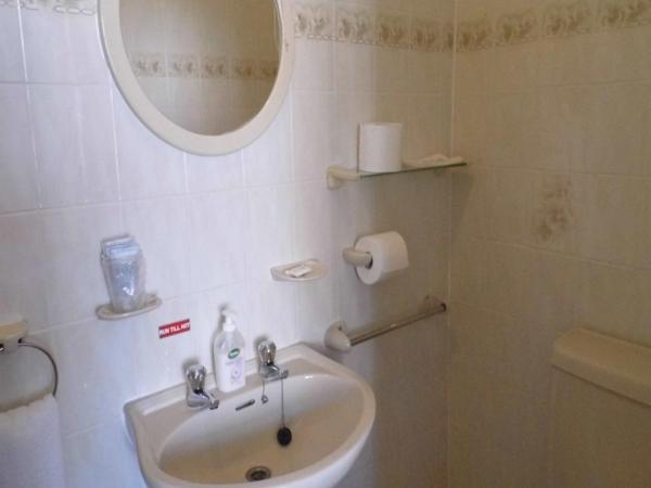 The Pembroke : photo 4 de la chambre chambre triple avec douche