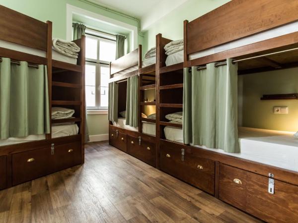 Home Lisbon Hostel : photo 3 de la chambre lit dans dortoir pour femmes de 6 lits