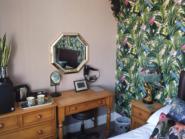 The Dudley Hotel : photo 1 de la chambre chambre double supérieure avec vue partielle sur la mer