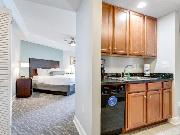 Anderson Ocean Club and Spa by Oceana Resorts : photo 5 de la chambre studio avec vue partielle sur la mer

