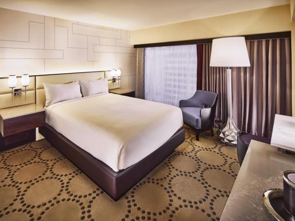 Harrah's Las Vegas Hotel & Casino : photo 1 de la chambre chambre deluxe lit queen-size - tour montagne - non-fumeurs