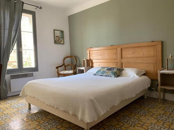 Bastide Sainte Agns : photo 1 de la chambre chambre lit king-size - vue sur jardin