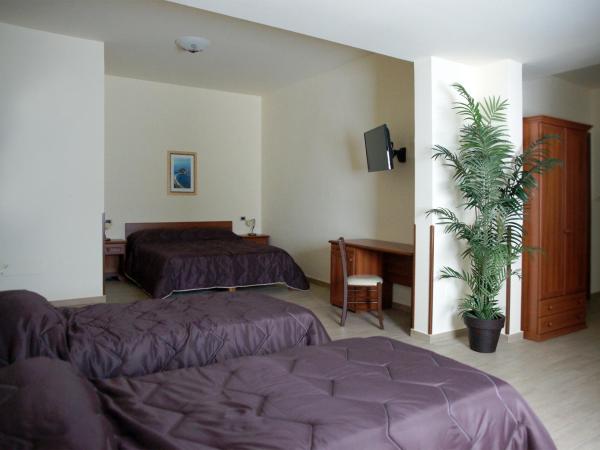 Hotel Sofia : photo 1 de la chambre chambre quadruple