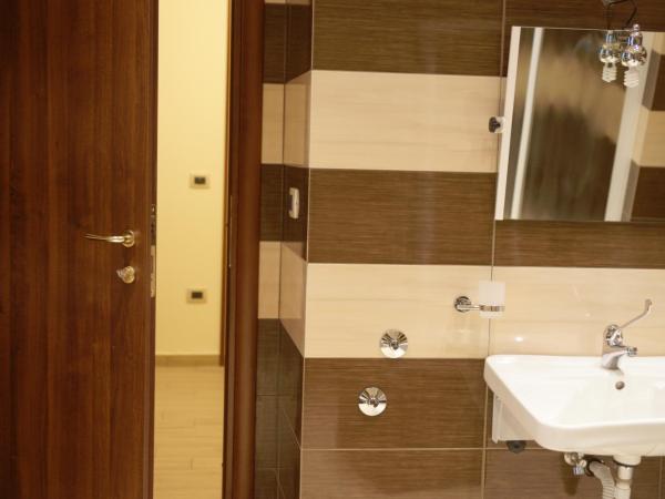 Hotel Sofia : photo 2 de la chambre chambre quadruple