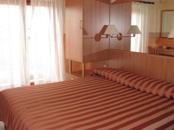 Hotel Smeraldo : photo 2 de la chambre petite chambre double