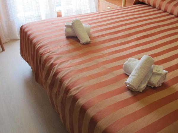 Hotel Smeraldo : photo 4 de la chambre petite chambre double