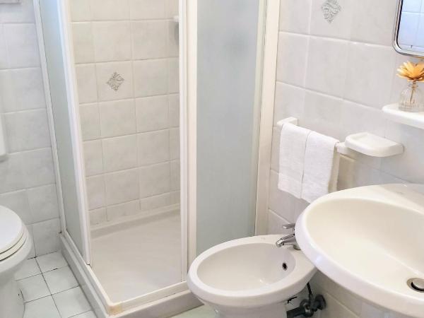 Pensione Casa Verde : photo 9 de la chambre chambre double ou lits jumeaux - vue sur mer