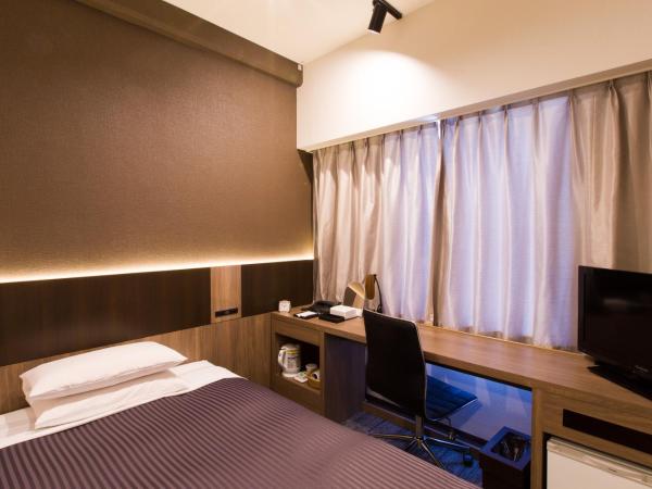 Ochanomizu Inn : photo 1 de la chambre chambre double avec petit lit double - non-fumeurs