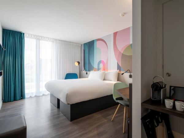 B&B HOTEL Gent Centrum : photo 1 de la chambre chambre deluxe