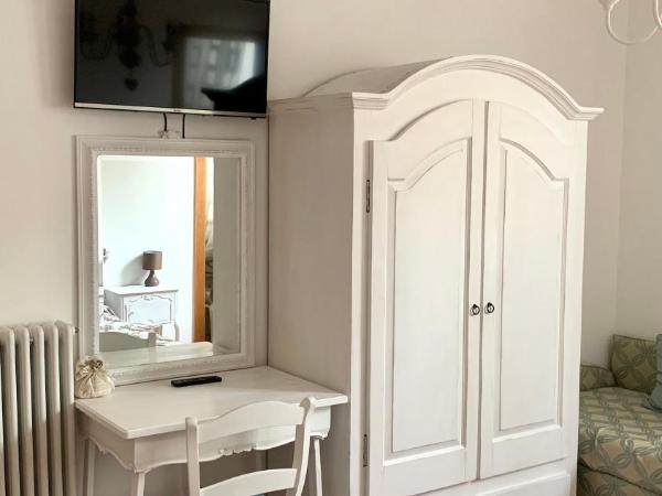 B&B Villa Pietrachiara : photo 5 de la chambre chambre double avec salle de bains privative