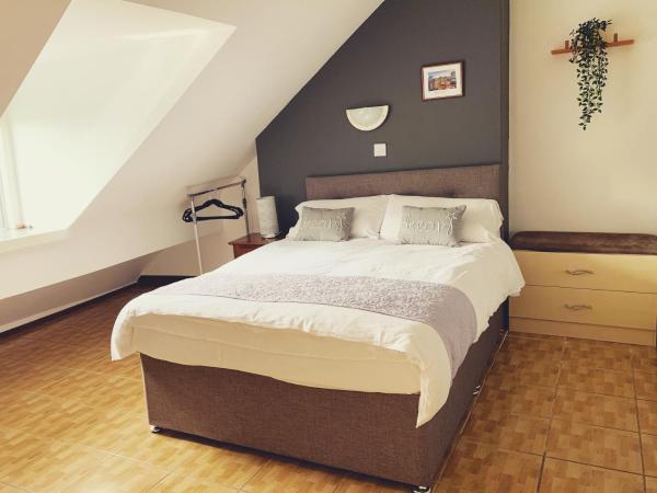 Manchester Stay Hotel - Free Parking : photo 5 de la chambre attic double/family triple en-suite with kitchenette 