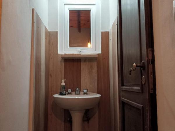 Valhalla : photo 2 de la chambre chambre double avec salle de bains privative