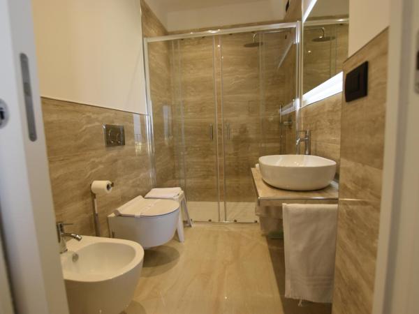 Hotel Condor : photo 8 de la chambre chambre double/lits jumeaux avec vue partielle sur mer